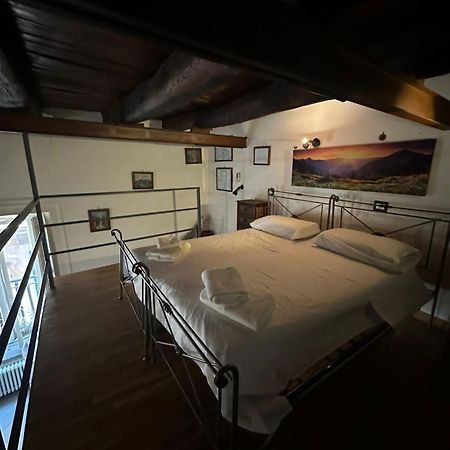 Casa Vacanza Trinita Наполи Екстериор снимка