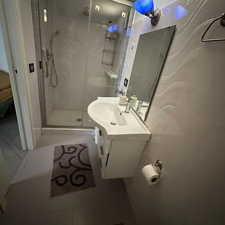 Casa Vacanza Trinita Наполи Екстериор снимка