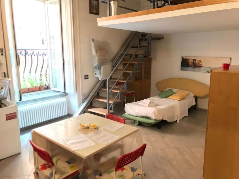 Casa Vacanza Trinita Наполи Екстериор снимка